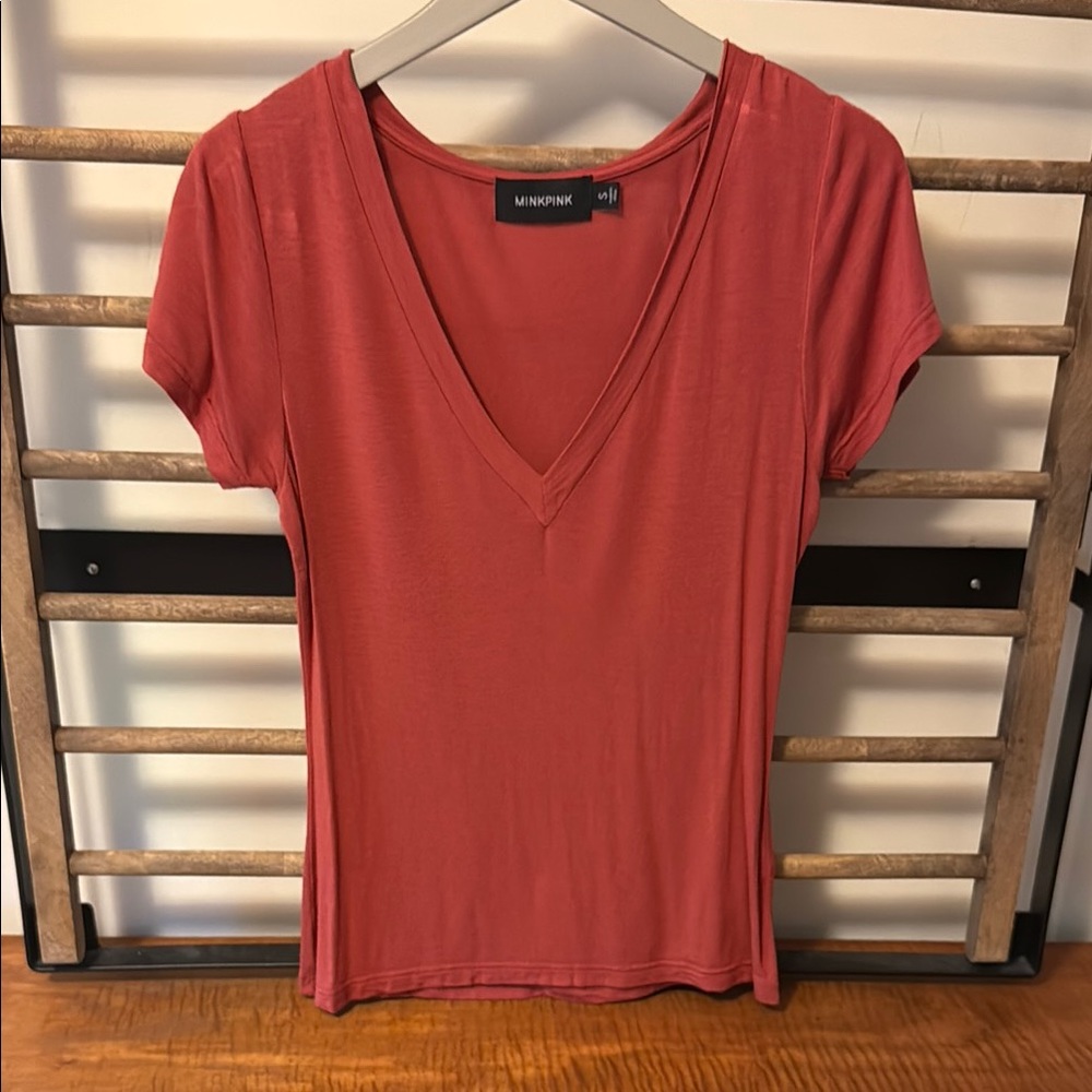 Minkpink Viscose Rust V-Neck Short Sleeve Tee